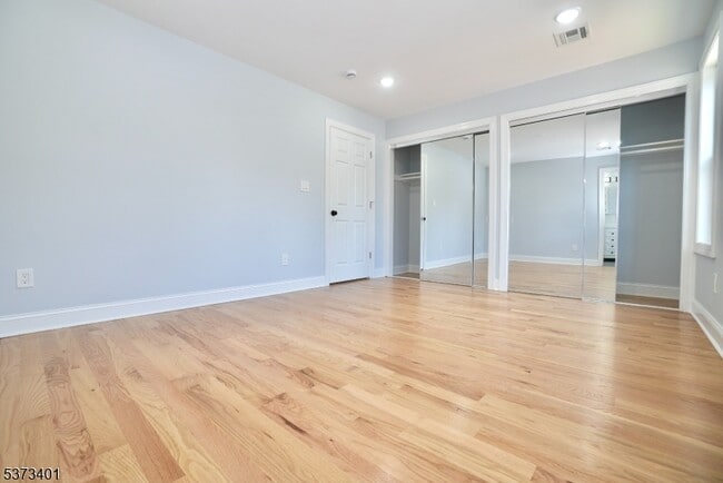 Building Photo - 226 Park Ave