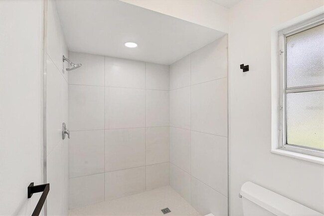 Building Photo - 2460 Whippoorwill Cir