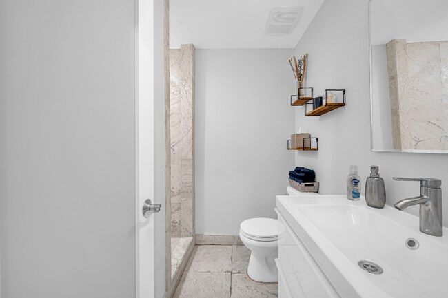 Building Photo - 1941 SW 18th Ave