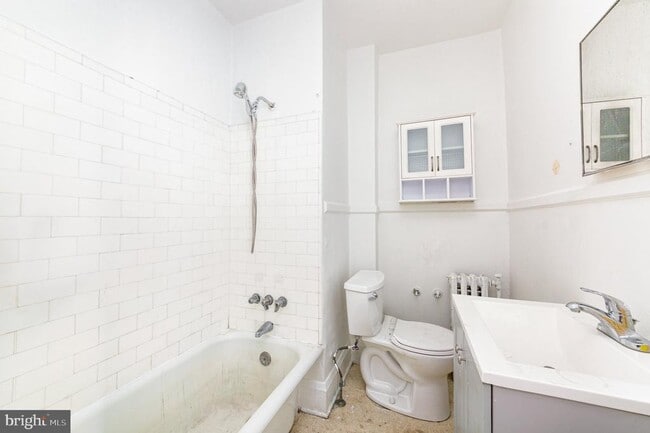 Building Photo - 4205 Nicholas Ave