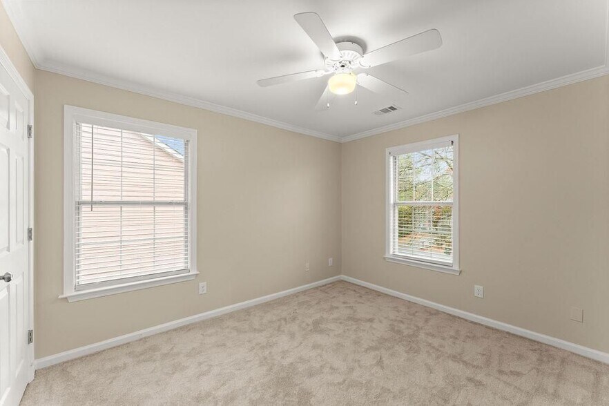 Building Photo - 2309 Wickingham Dr NE