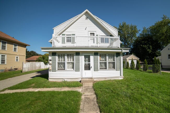 Primary Photo - 309 1/2 S Erie Street