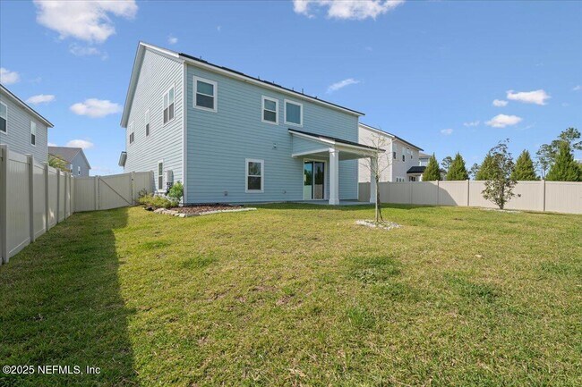 Building Photo - 221 Ness Cir