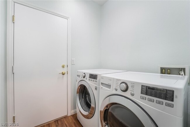 Building Photo - 3817 Honey Ridge Ct