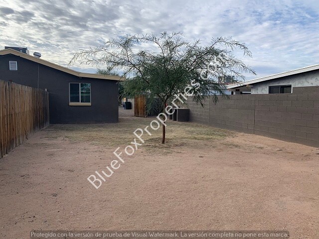 Building Photo - 216 W Pennsylvania Dr