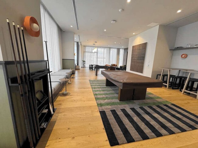 Building Photo - 11 NE 6th St