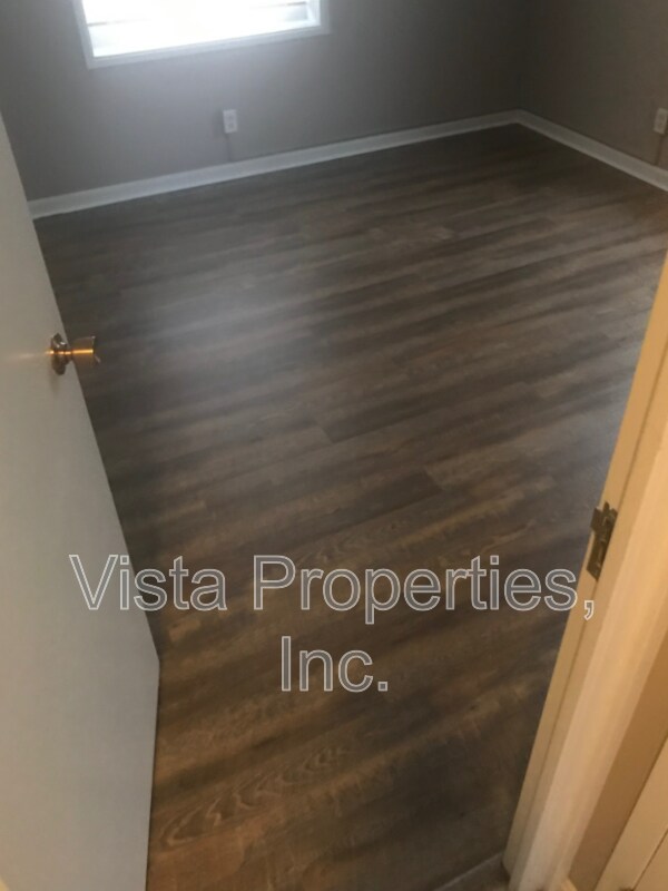 Building Photo - 1811 La Salle Pl