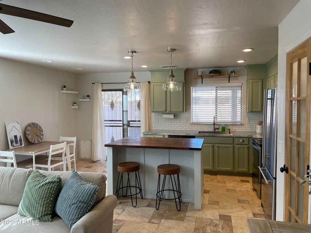 Building Photo - 106 S 110th St