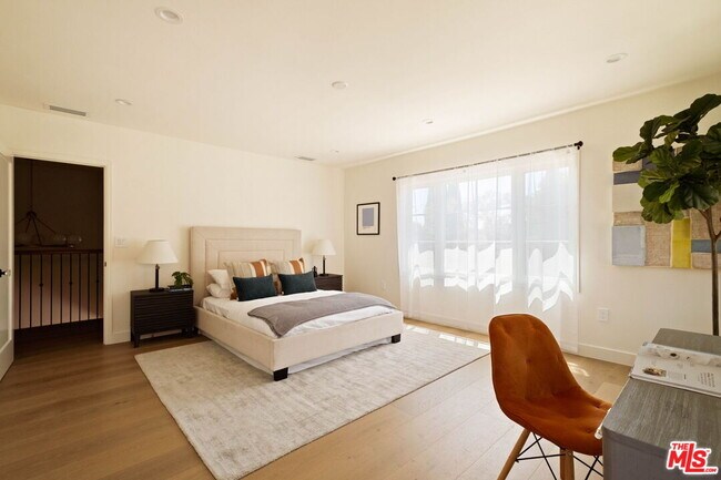 Building Photo - 308 S Highland Ave