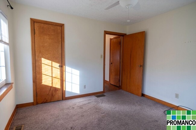 Building Photo - Cozy Ranch Home