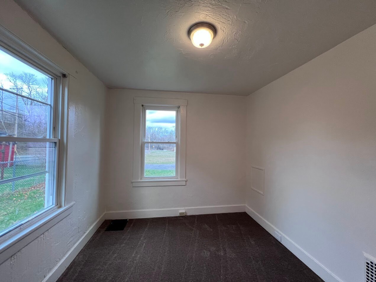 Building Photo - 614 Short St