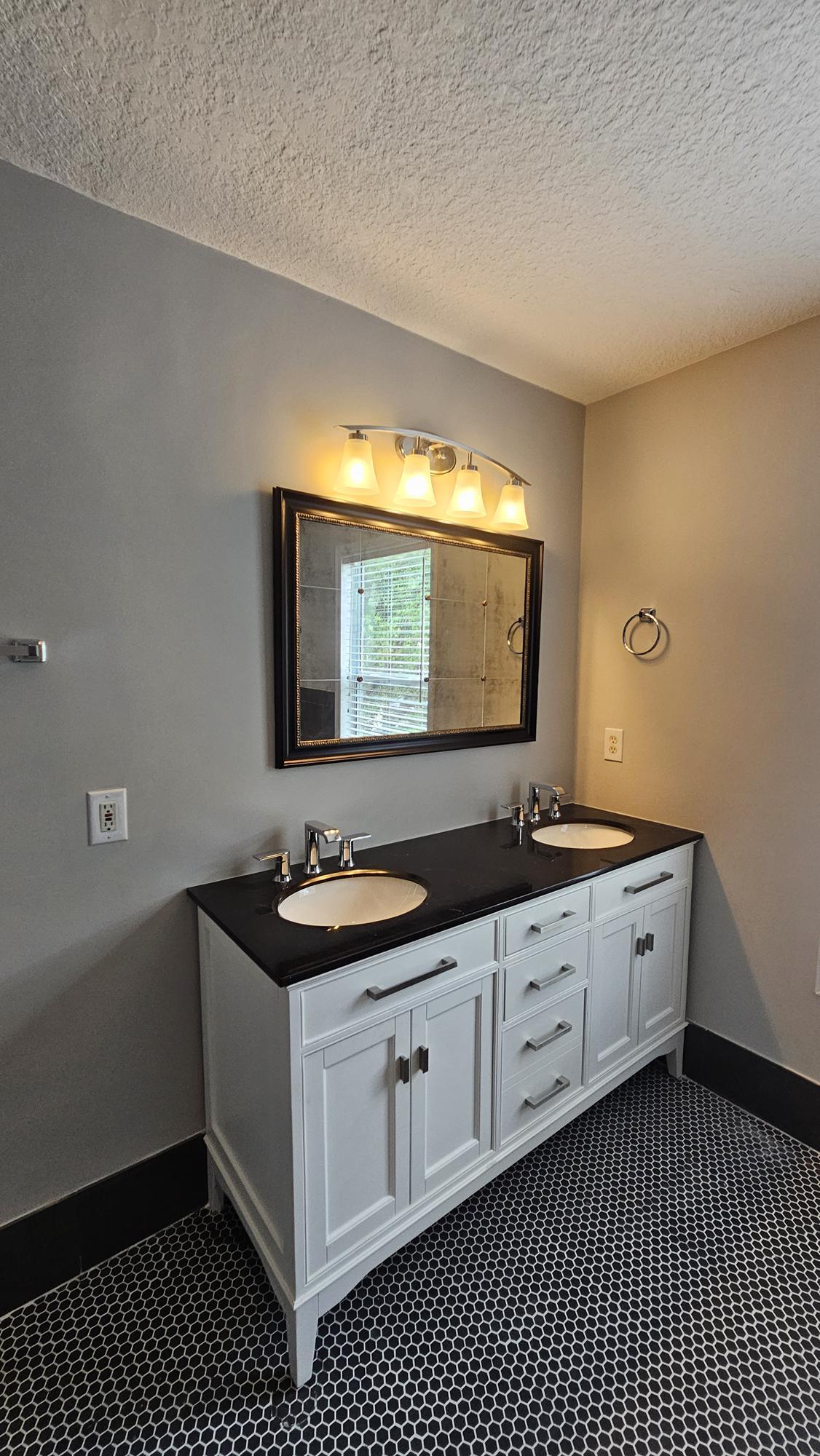 Building Photo - 13983 Summer Breeze Dr