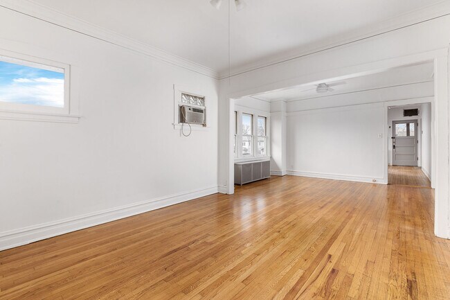 Building Photo - 1003 Beloit Ave