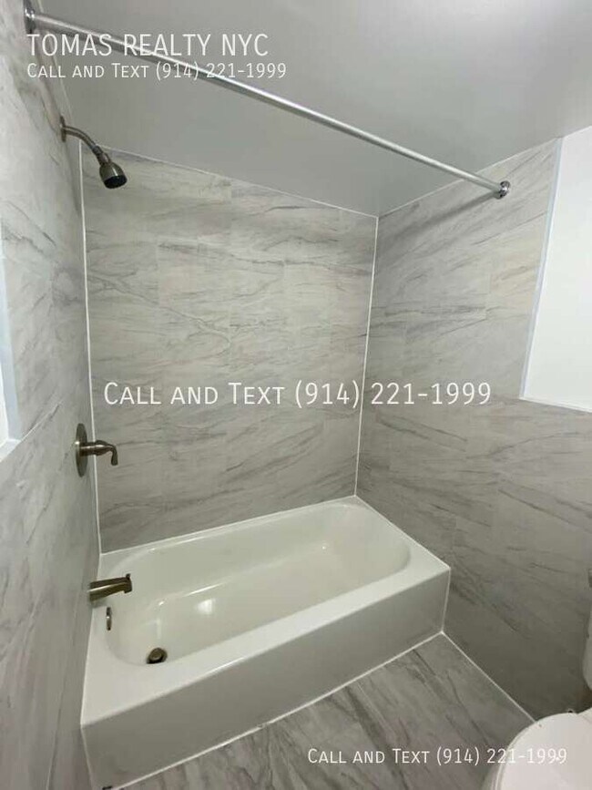 Building Photo - 132 Willow St
