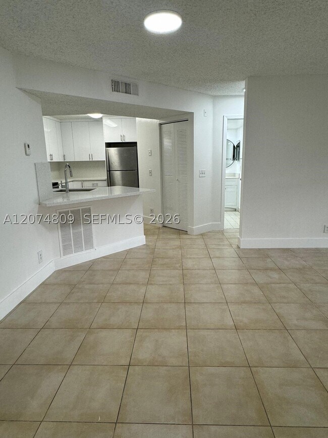 Building Photo - 8801 Wiles Rd