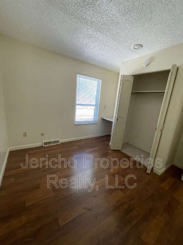 Building Photo - 9274 W Utah Ave
