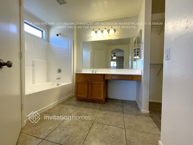 Building Photo - 23949 W Antelope Trail