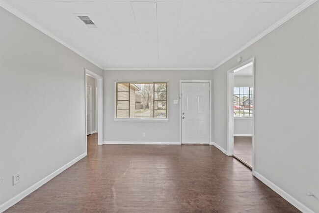 Building Photo - 9133 Woodlyn Rd