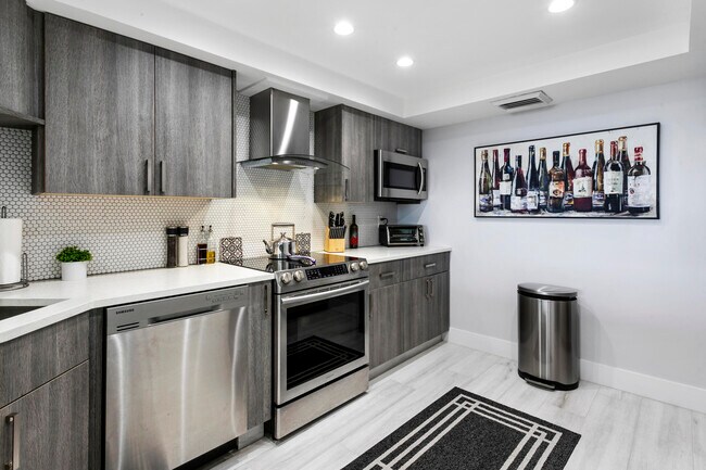 Building Photo - 2400 Presidential Way