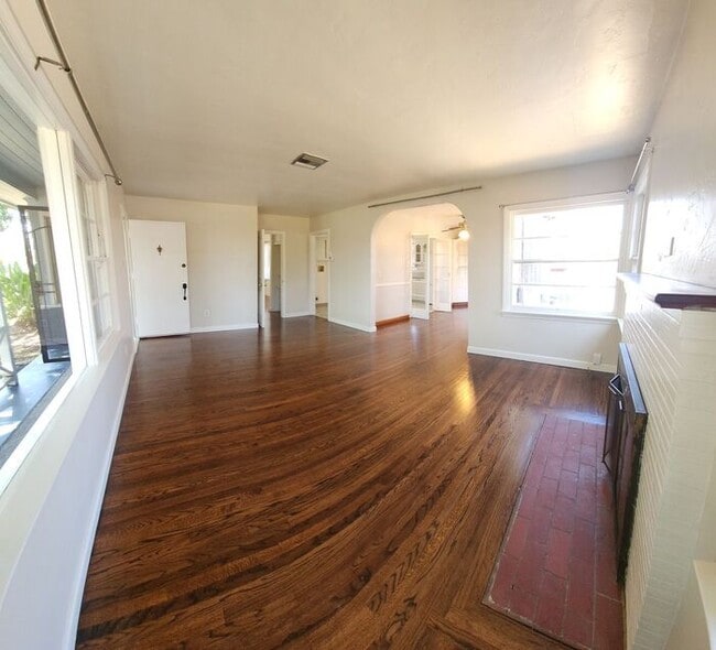 Building Photo - $500 REBATE!! Gorgeous Lemon Grove home with Vintage character!