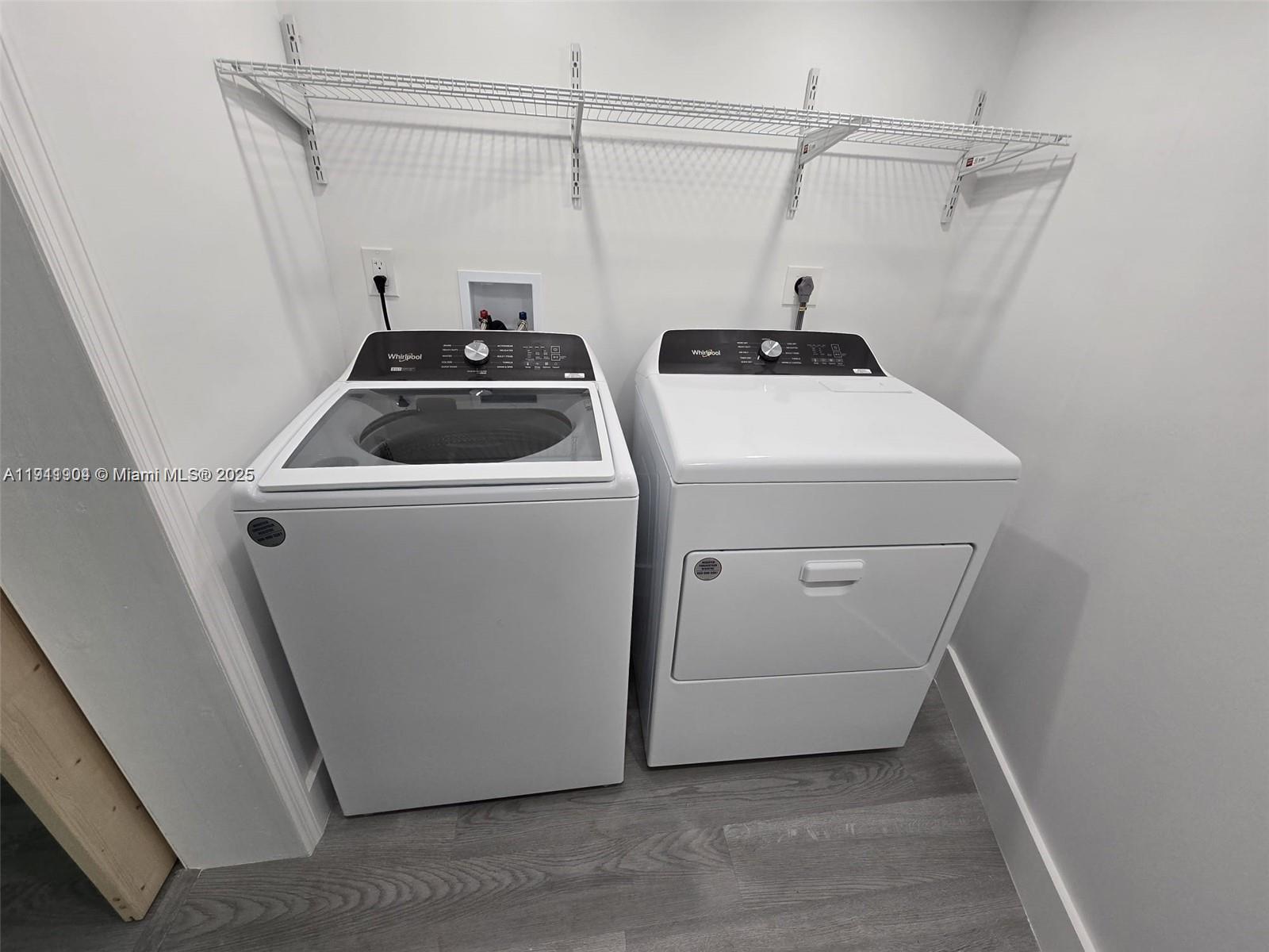 Building Photo - 1637 SW 17th St