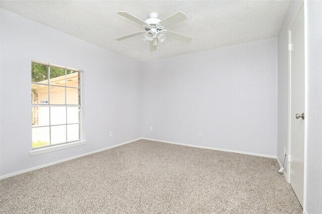 Building Photo - 2703 Heritage Colony Dr