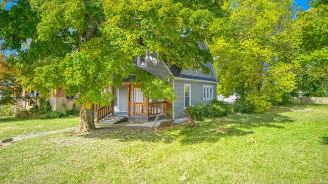 Building Photo - 1138 W 33rd St