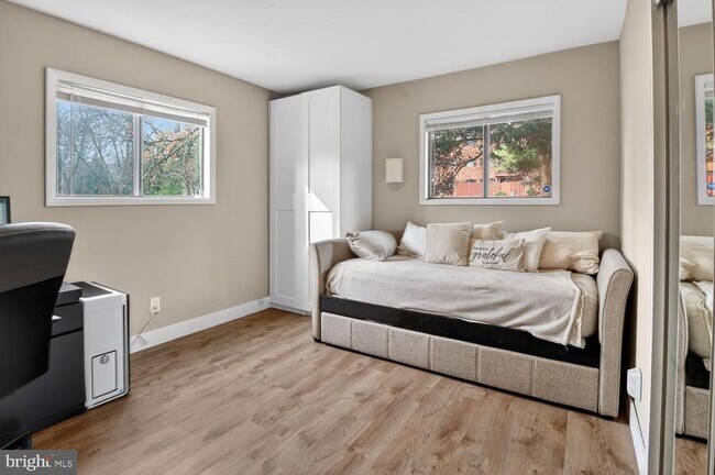 Building Photo - 236 W Taylor Run Pkwy