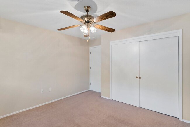 Building Photo - 8528 Glenmount Dr