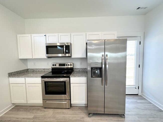 Building Photo - 1070 Boardwalk