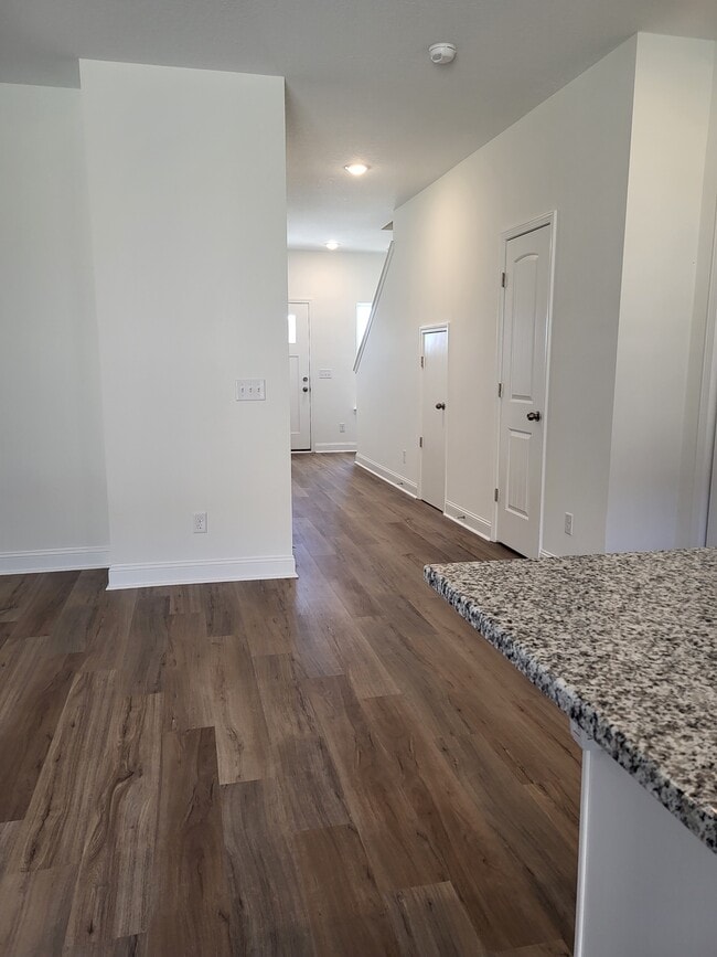 Building Photo - 96 Beaumont Dr