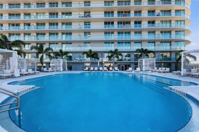 Building Photo - 400 Central Ave