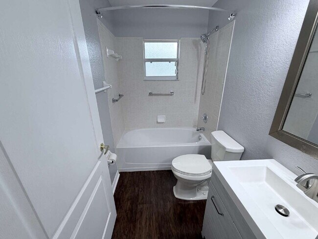 Building Photo - Charming 3BR/2BA Rental in Hillside Heights – South Lakeland