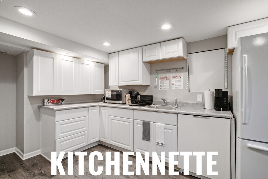 Building Photo - 2300 Lima St