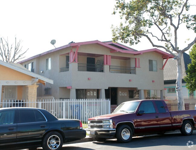 Building Photo - 120 W 51st St