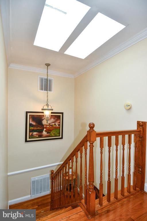 Building Photo - 9401 Hickory View Pl