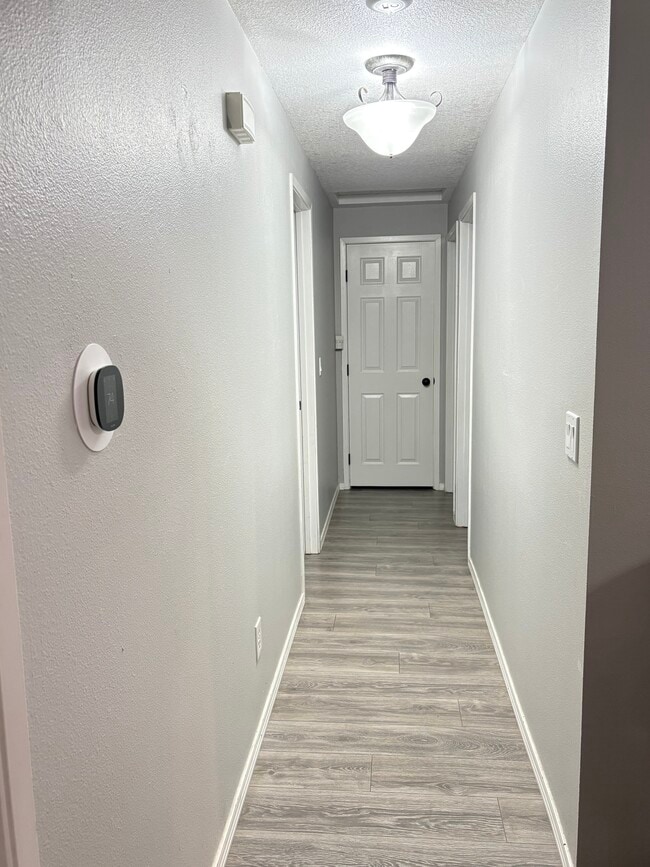 Building Photo - 19315 SW Oak St