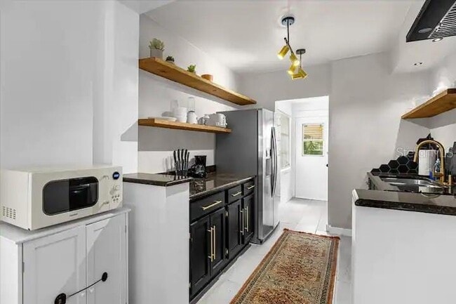 Building Photo - 1916 Garvin St