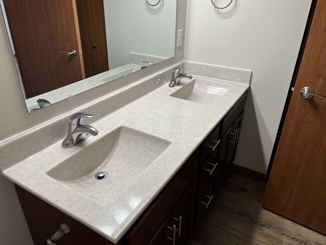 Building Photo - 1249 Salem Dr