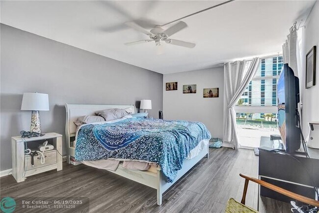 Building Photo - 1370 S Ocean Blvd