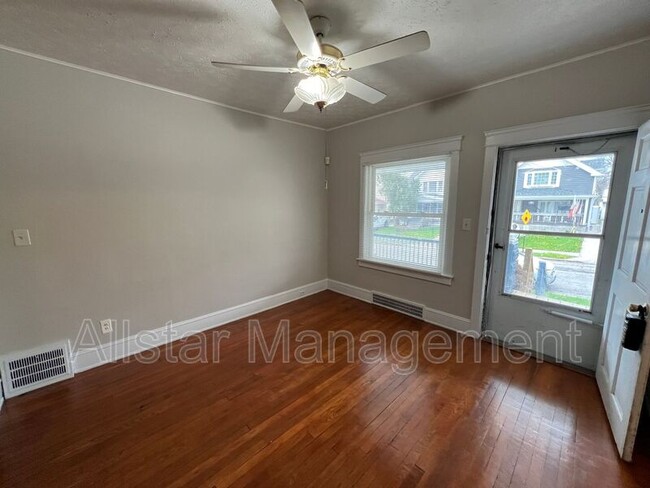 Building Photo - 3268 W 84th St