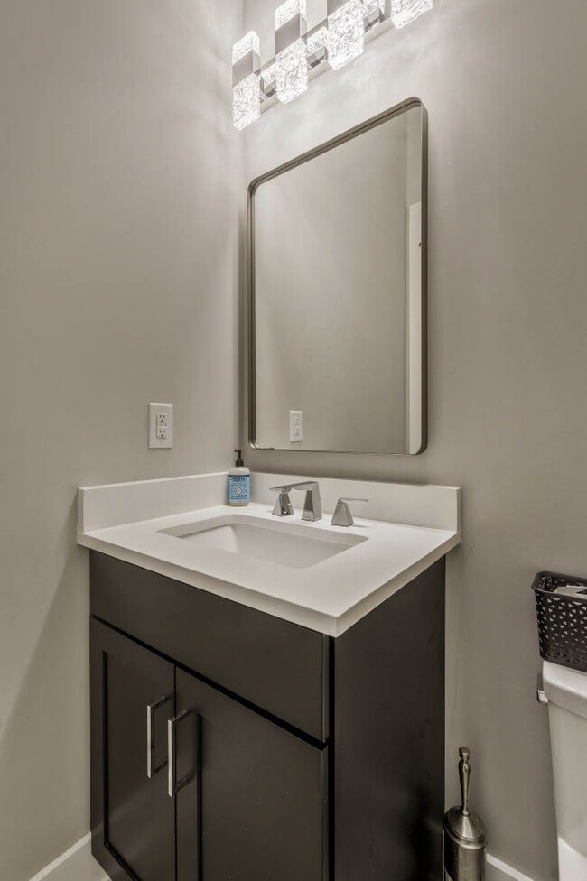 Building Photo - 1909 Hailey Ave