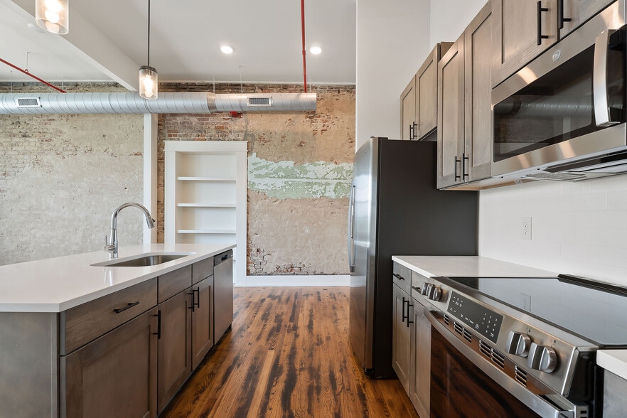 Building Photo - 211 W Colville St