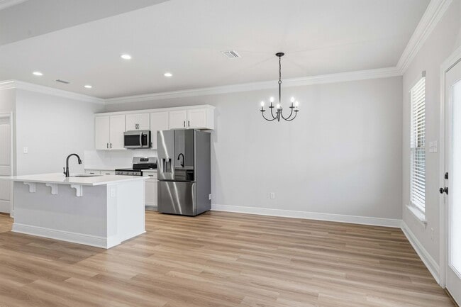 Building Photo - 4630 Jayhawk Dr