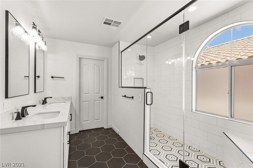 Master Shower - 1165 Cottonwood Ranch Ct