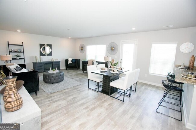 Building Photo - 178 Goodall Woods Dr