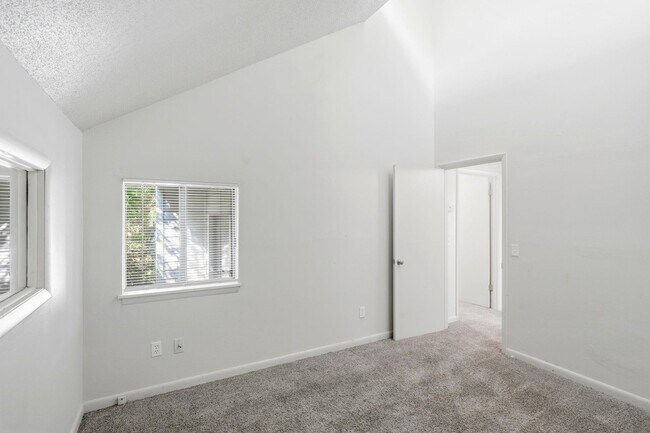Building Photo - 1844 Larette Dr