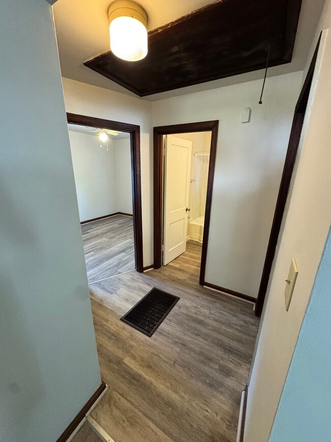 Building Photo - Two Bedroom Home