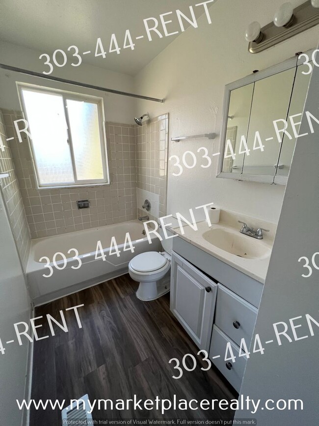 Building Photo - 4 Bedroom 2 Bathroom Single Family Home in...