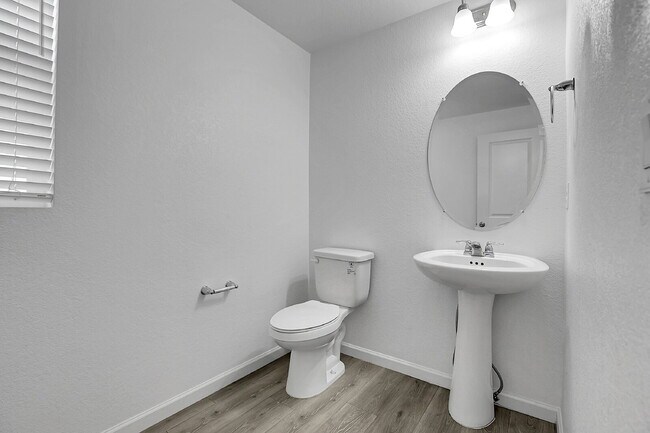 Building Photo - $2,995.95,  4-bed, 3.5-bath, located in Aurora with beautiful finishes.